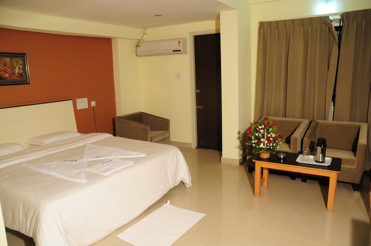Comfort Inn Vyshak Mysore Exteriör bild